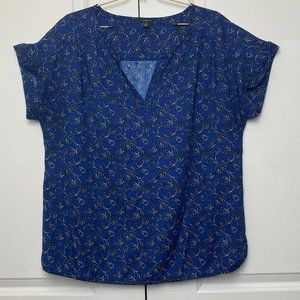 EUC Ann Taylor Split Neck Blue and White Top XL